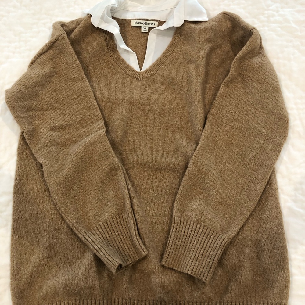 Women's V-Neck Sweater in Tan